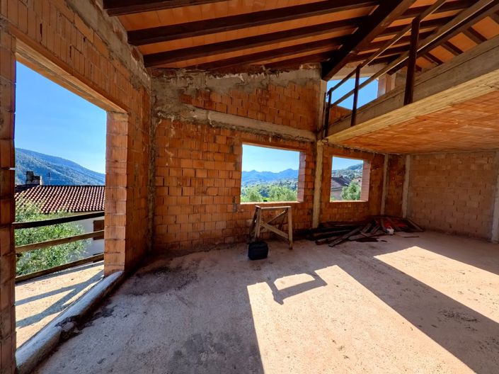 Image No.17-3 Bed House for sale