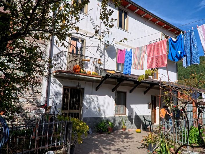 Image No.2-5 Bed House for sale