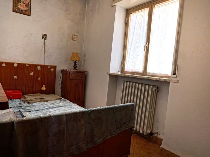 Image No.25-5 Bed House for sale