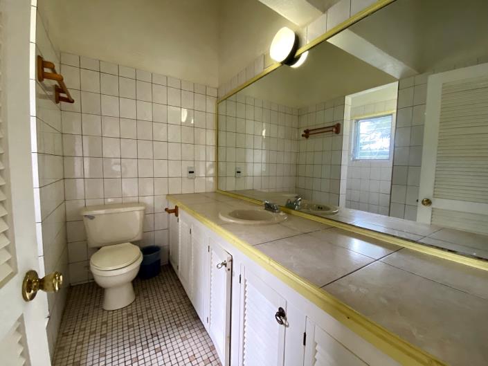 Image No.20-4 Bed Country House for sale