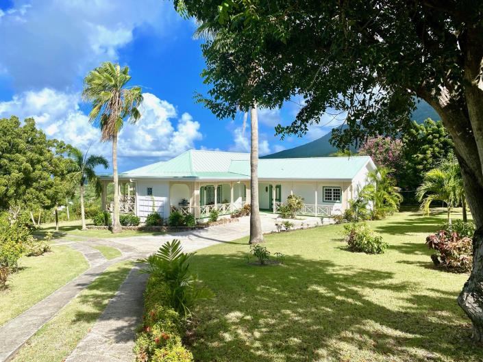 Image No.2-4 Bed Country House for sale