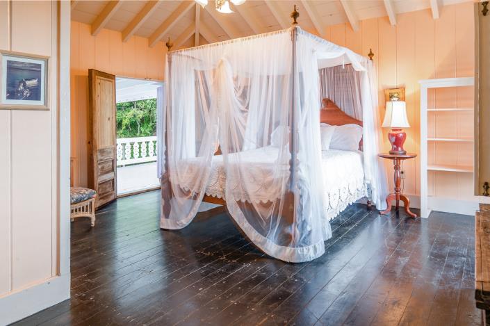 Image No.28-6 Bed Country Property for sale