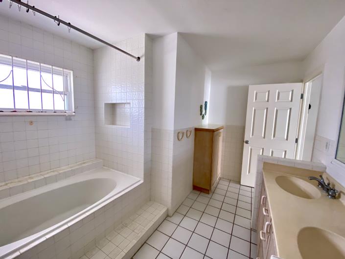 Image No.12-2 Bed Condo for sale