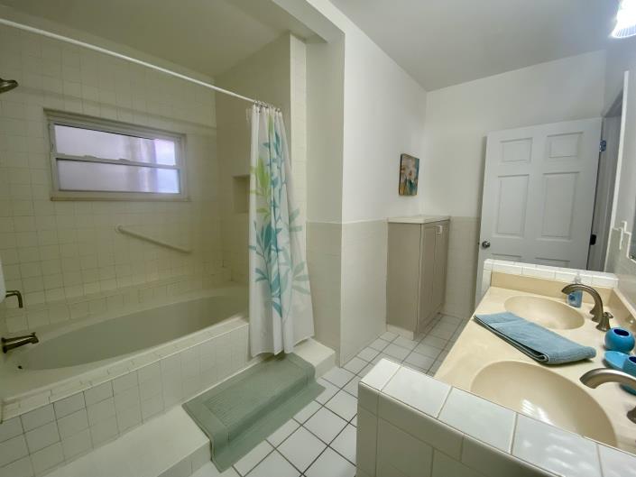 Image No.15-2 Bed Condo for sale