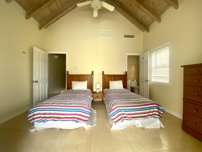 Image No.16-2 Bed Townhouse for sale