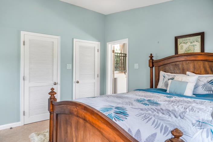 Image No.18-4 Bed Villa / Detached for sale