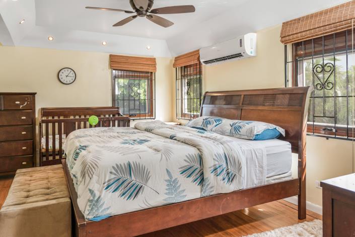 Image No.20-4 Bed Villa / Detached for sale