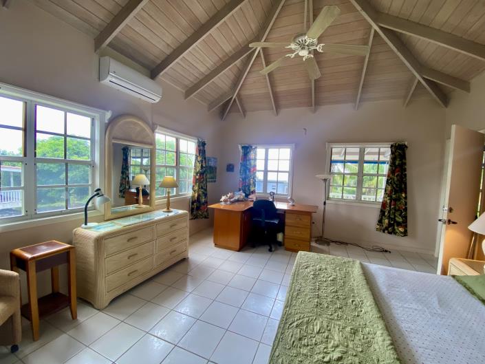 Image No.14-2 Bed Villa / Detached for sale