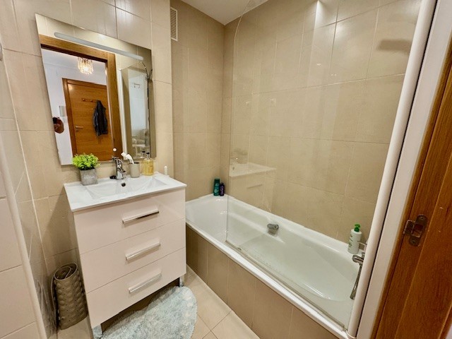 Image No.26-2 Bed Apartment for sale