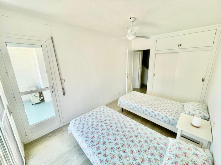 Image No.14-4 Bed Townhouse for sale