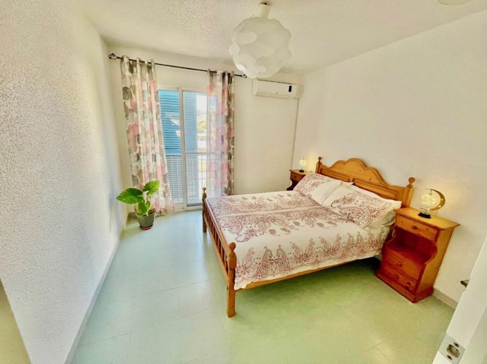 Image No.23-4 Bed Townhouse for sale