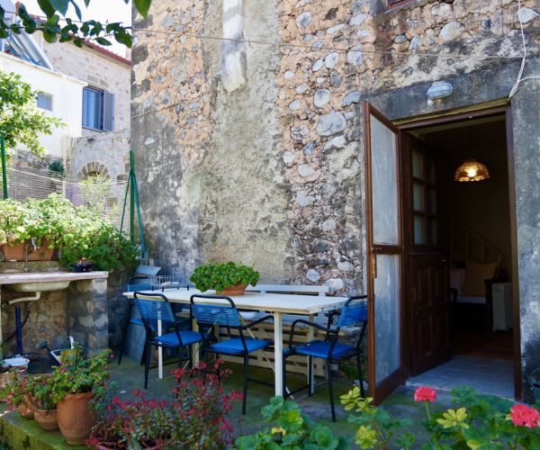 Image No.13-1 Bed House for sale