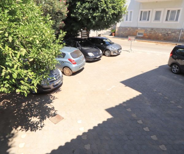 Image No.15-21 Bed House for sale