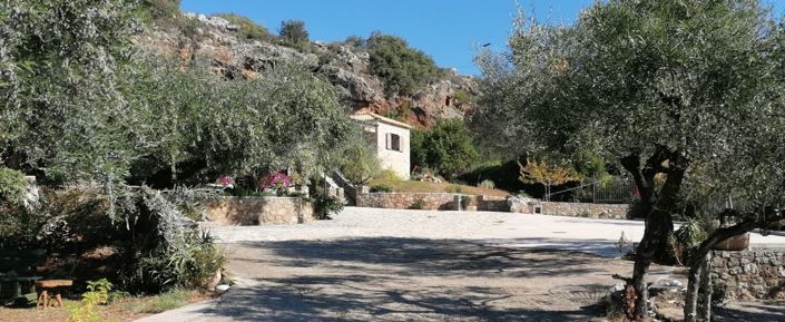 Image No.3-6 Bed House for sale