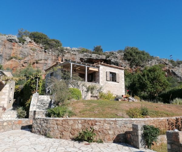 Image No.5-6 Bed House for sale