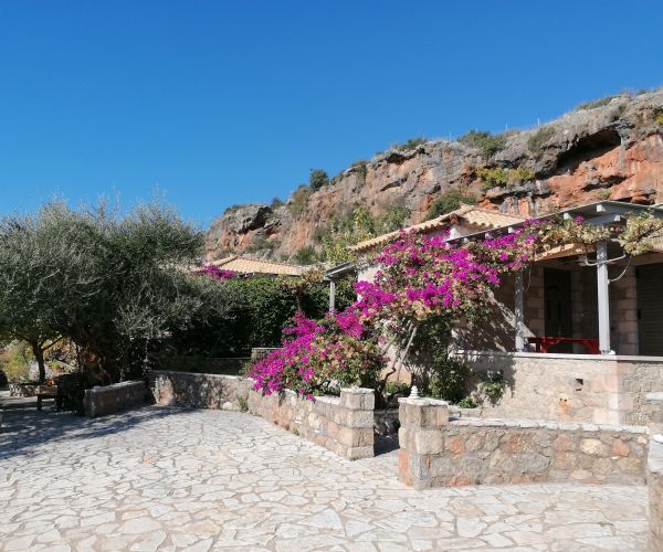 Image No.6-6 Bed House for sale