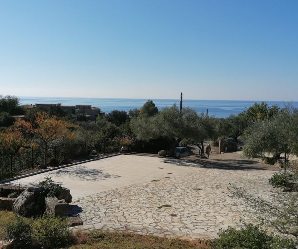 Image No.8-6 Bed House for sale