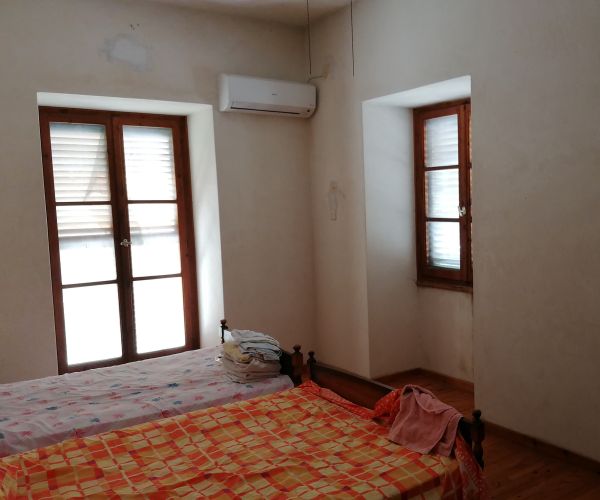 Image No.19-8 Bed House for sale