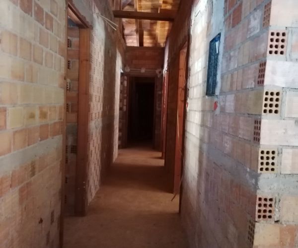 Image No.9-8 Bed House for sale