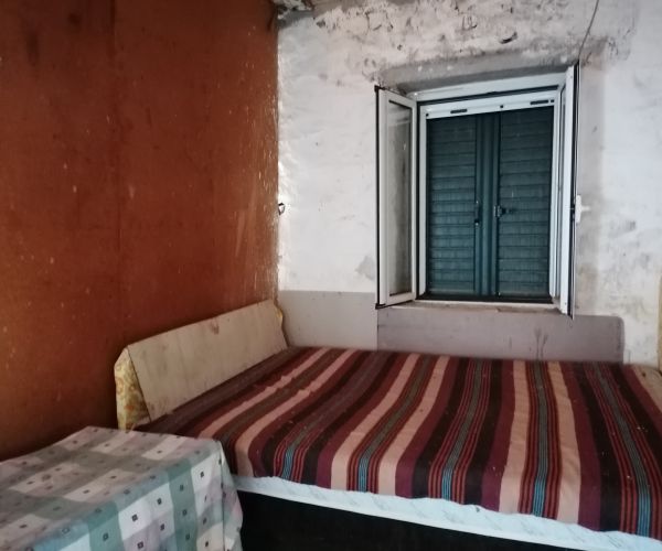 Image No.12-2 Bed House for sale