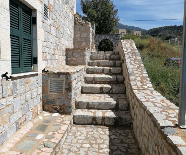 Image No.11-2 Bed House for sale