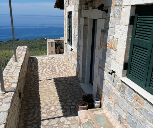 Image No.4-2 Bed House for sale