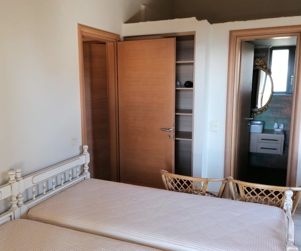 Image No.16-5 Bed House for sale