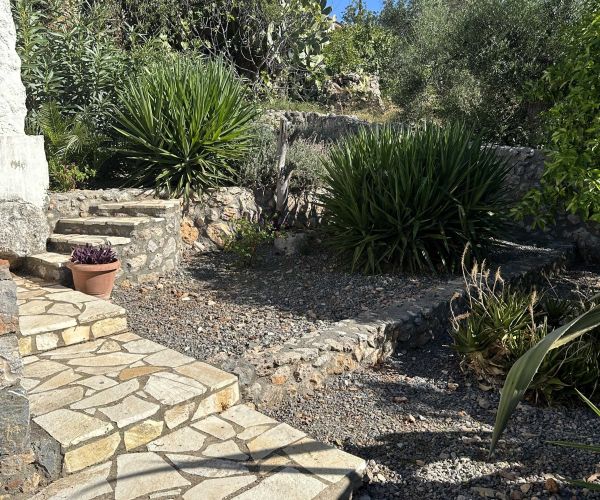 Image No.9-1 Bed House for sale