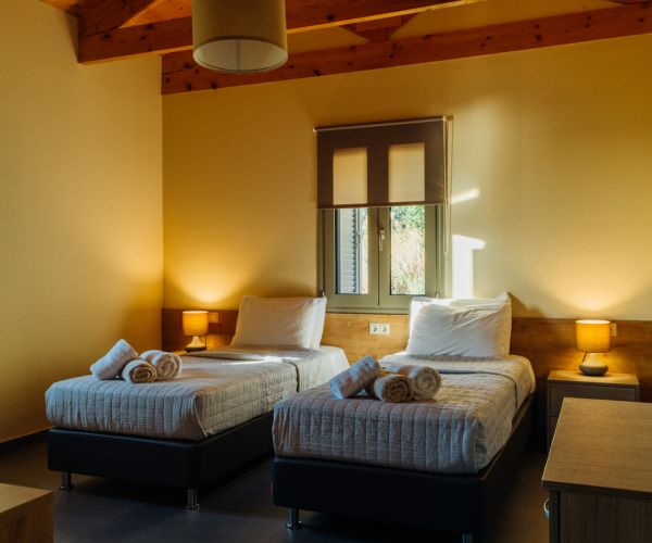 Image No.10-6 Bed House for sale