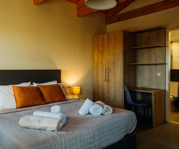 Image No.11-6 Bed House for sale