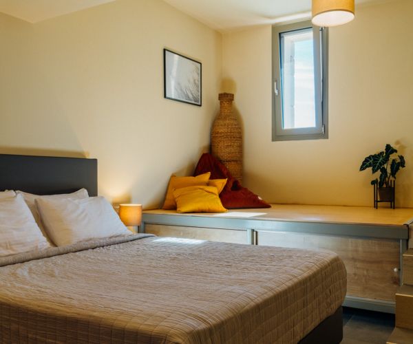 Image No.24-6 Bed House for sale