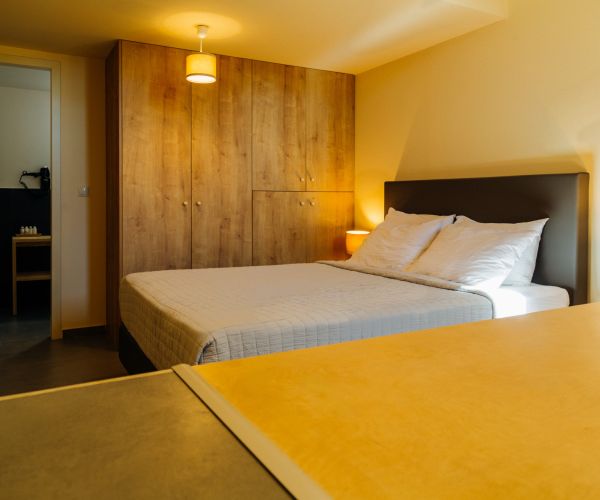 Image No.26-6 Bed House for sale