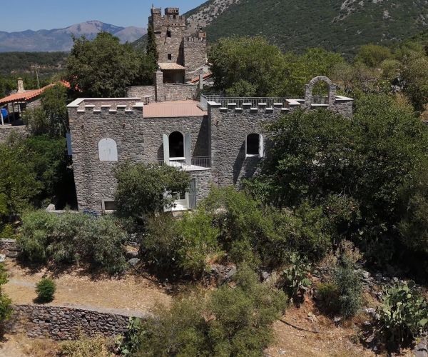 Image No.5-2 Bed House for sale