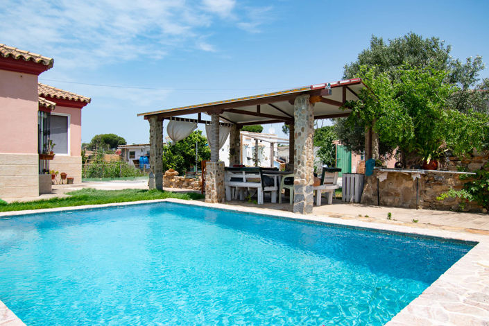 Image No.1-4 Bed Villa for sale