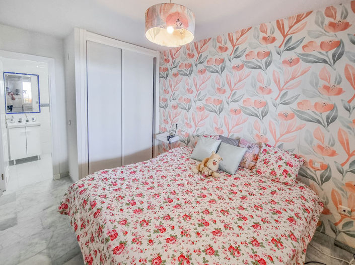 Image No.13-2 Bed Property for sale