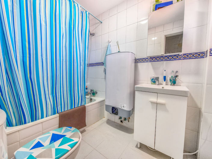 Image No.14-2 Bed Property for sale