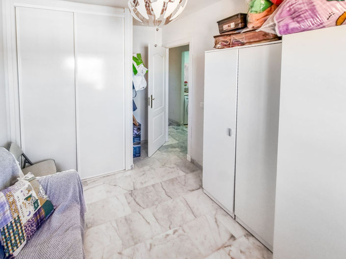 Image No.17-2 Bed Property for sale