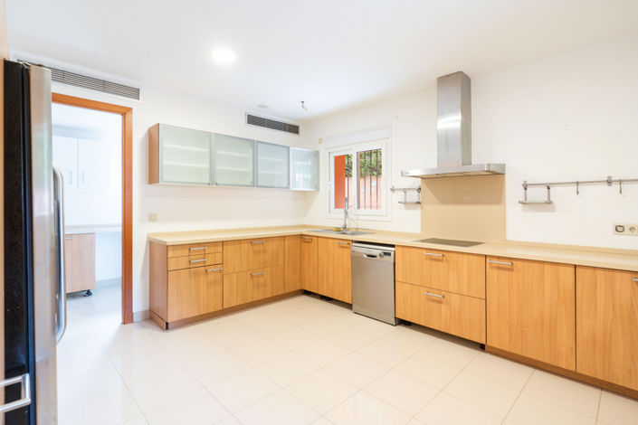 Image No.13-4 Bed Villa for sale