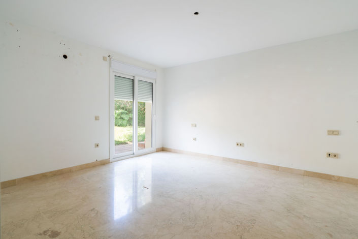 Image No.36-4 Bed Villa for sale