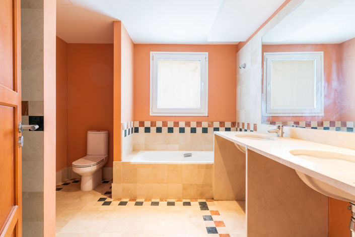 Image No.37-4 Bed Villa for sale