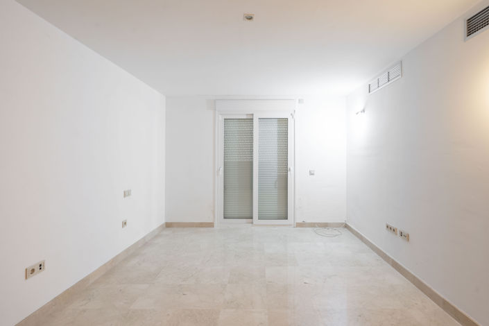 Image No.40-4 Bed Villa for sale