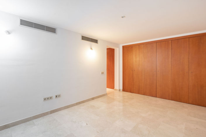 Image No.41-4 Bed Villa for sale