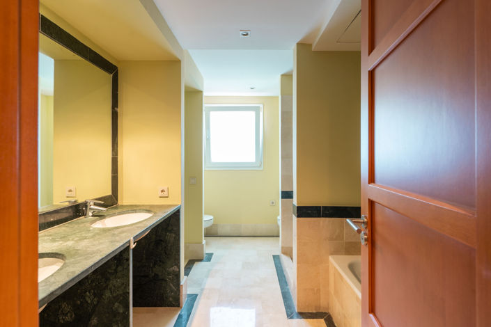 Image No.42-4 Bed Villa for sale