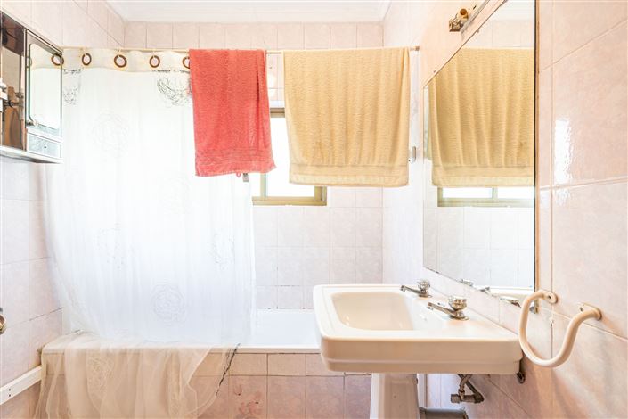 Image No.22-11 Bed House for sale