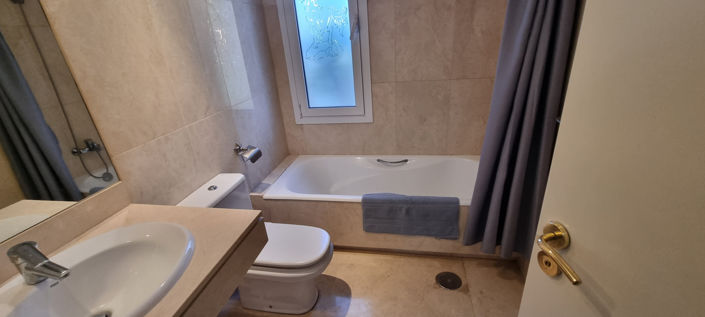 Image No.8-2 Bed Property for sale