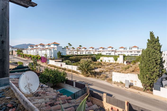 Image No.12-3 Bed Townhouse for sale