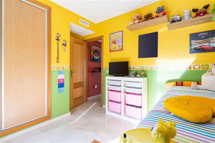 Image No.17-3 Bed Townhouse for sale