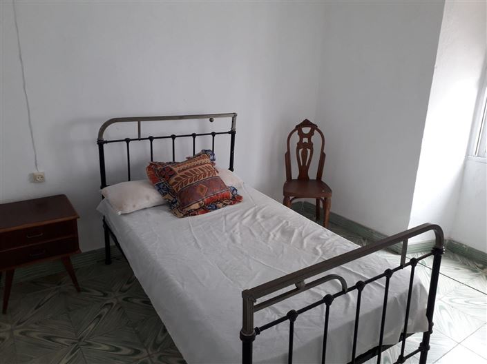 Image No.14-8 Bed Townhouse for sale