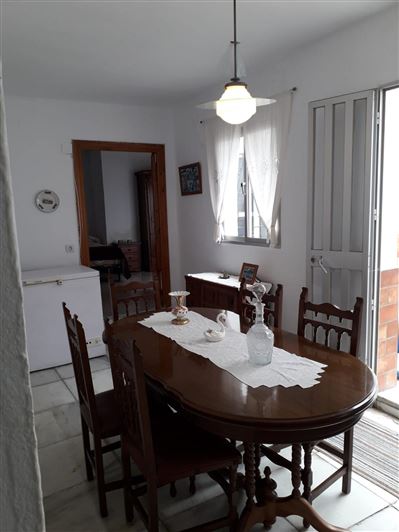 Image No.16-8 Bed Townhouse for sale