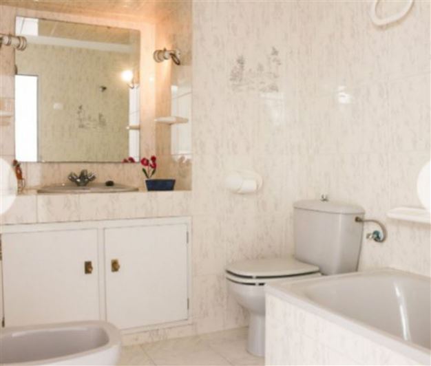 Image No.6-8 Bed Townhouse for sale